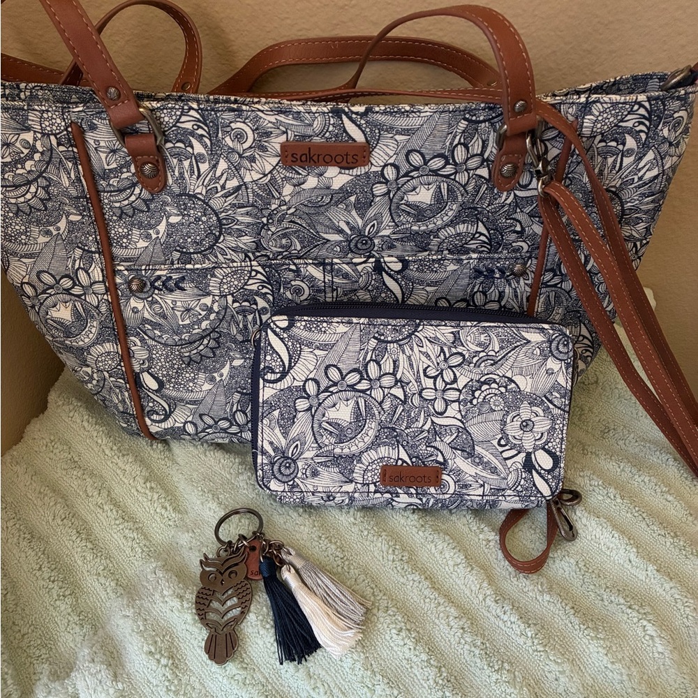 Sakroots set: Navy Blue & Cream Floral Tote Bag, Clutch/Wristlet & Owl Bag Charm